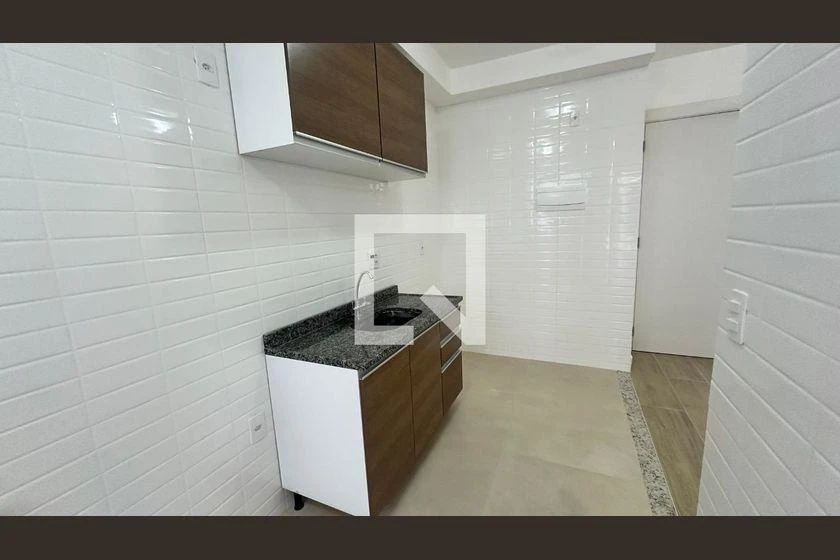 2-bedroom apartment in a building with a gym — photo 14