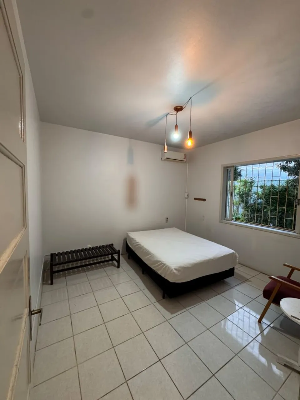 Furnished house with 5 bedrooms and 3 bathrooms