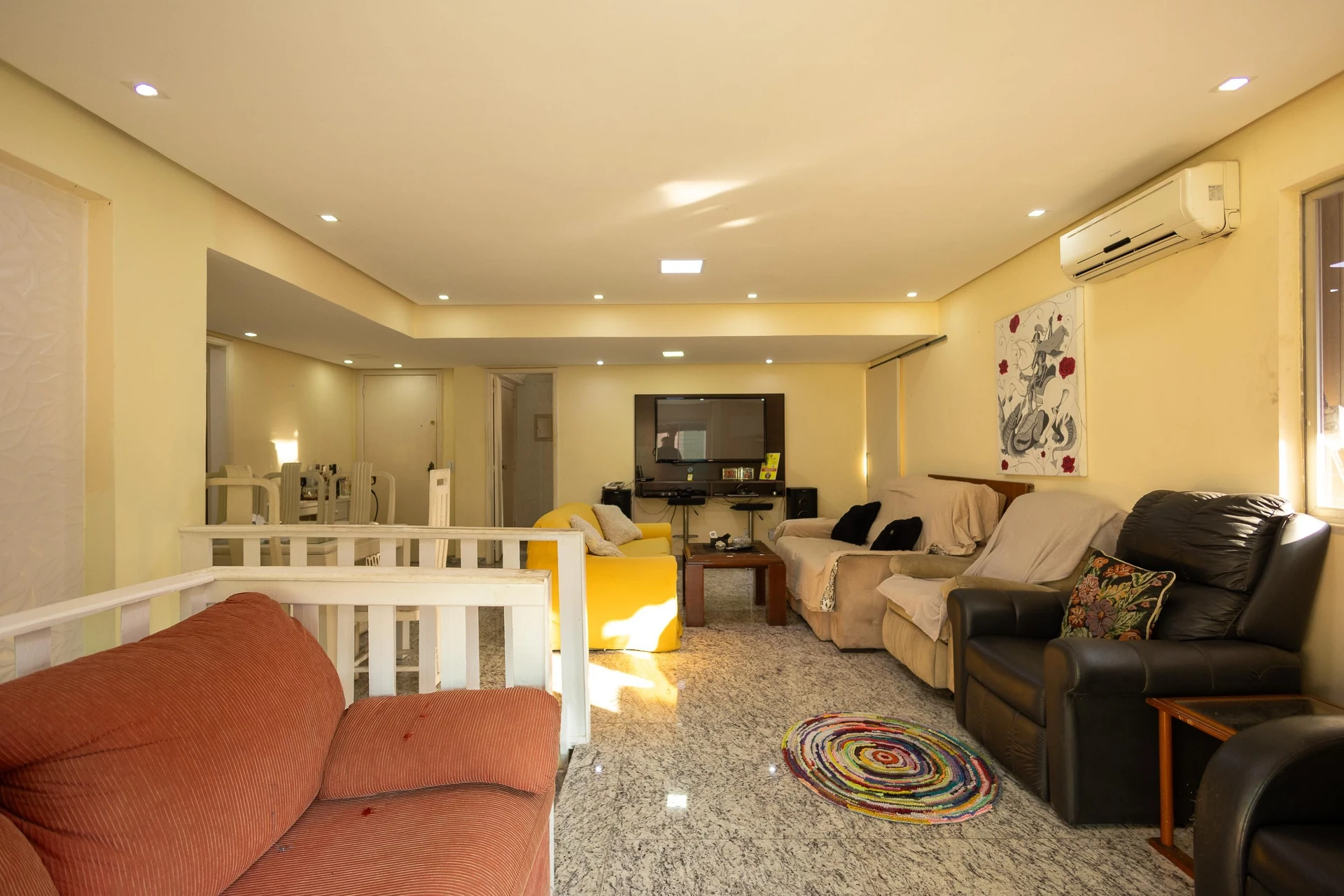 Furnished 1-bedroom apartment with 2 parking spaces
