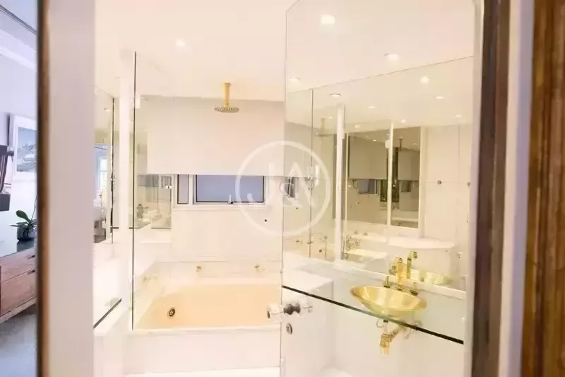 Rental apartment 4 bedrooms 587 m² with 4 parking spots — photo 33