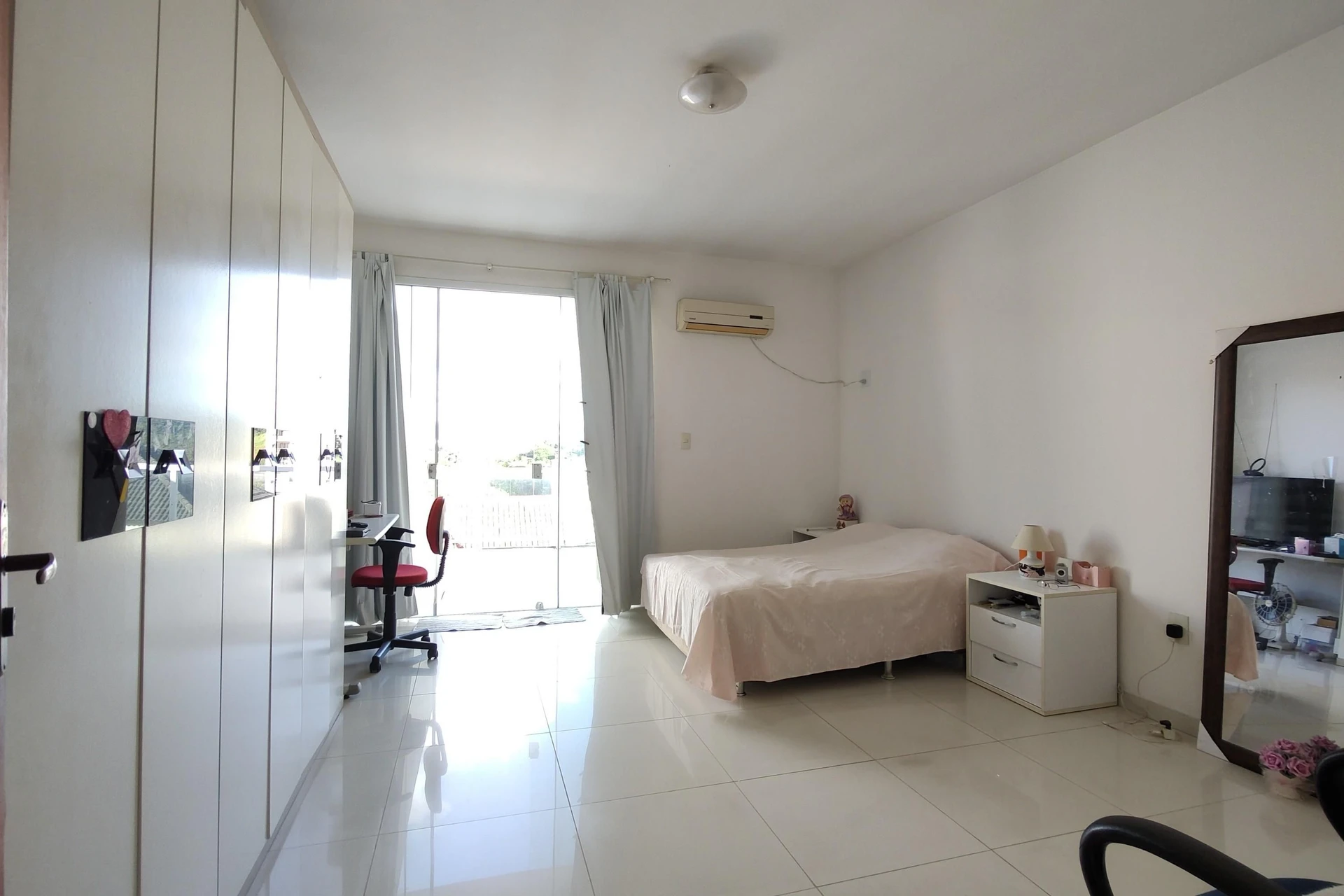 Vista a la montaña y 5 dormitorios: casa de 900 m² — photo 27