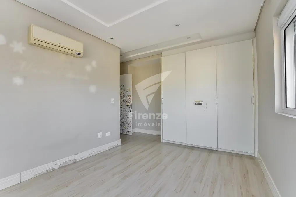 Furnished 352 m² apartment with 3 en-suite bedrooms — photo 4