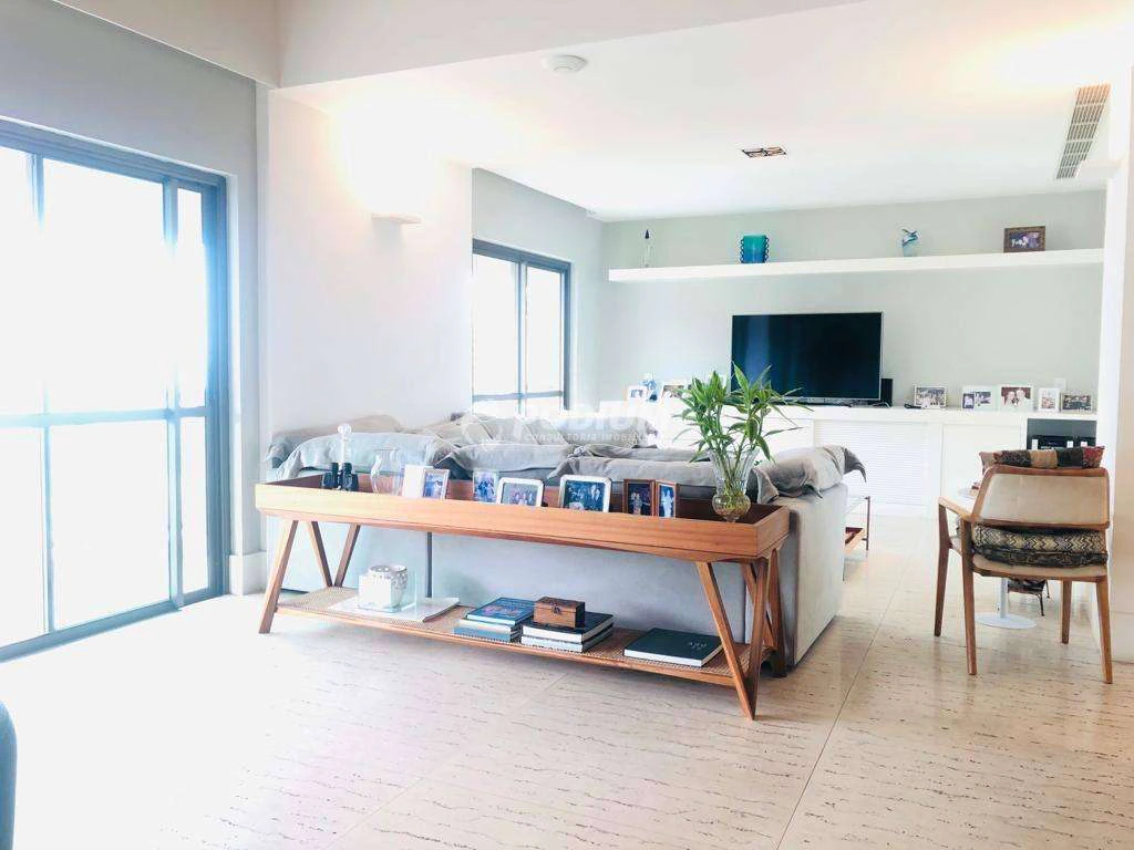 Apartamento mobiliado 600 m² com 5 suítes e 13 banheiros — photo 8