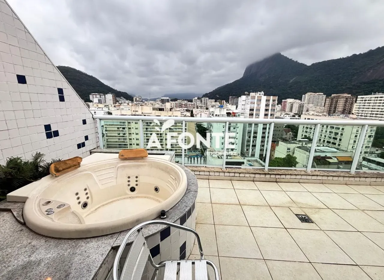 2-bedroom apartment with a mountain view in Rio de Janeiro — photo 6