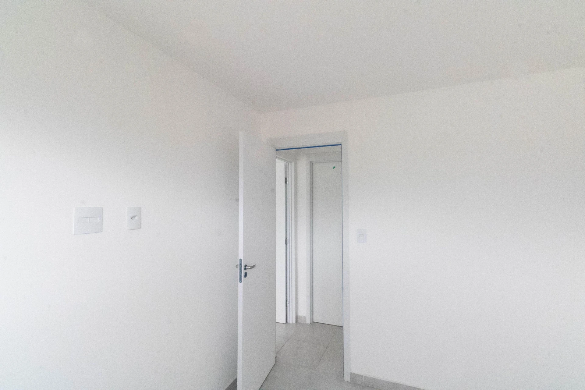 2-bedroom apartment in a building with a gym — photo 21