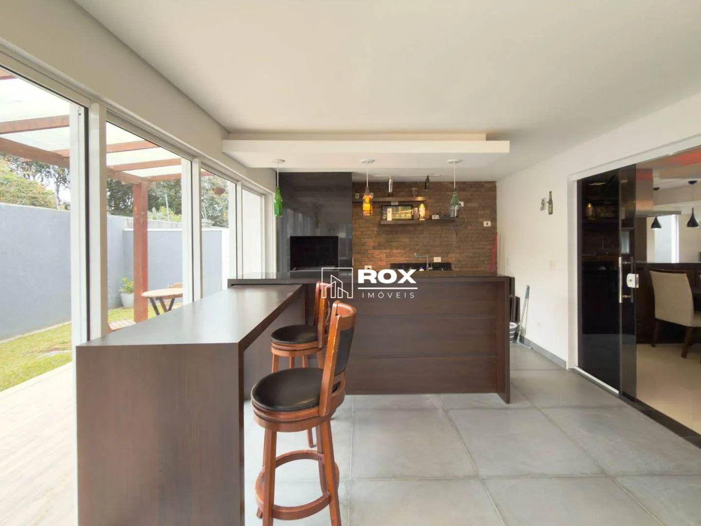 Furnished 322 m² house with 3 bedrooms and private garden — photo 9