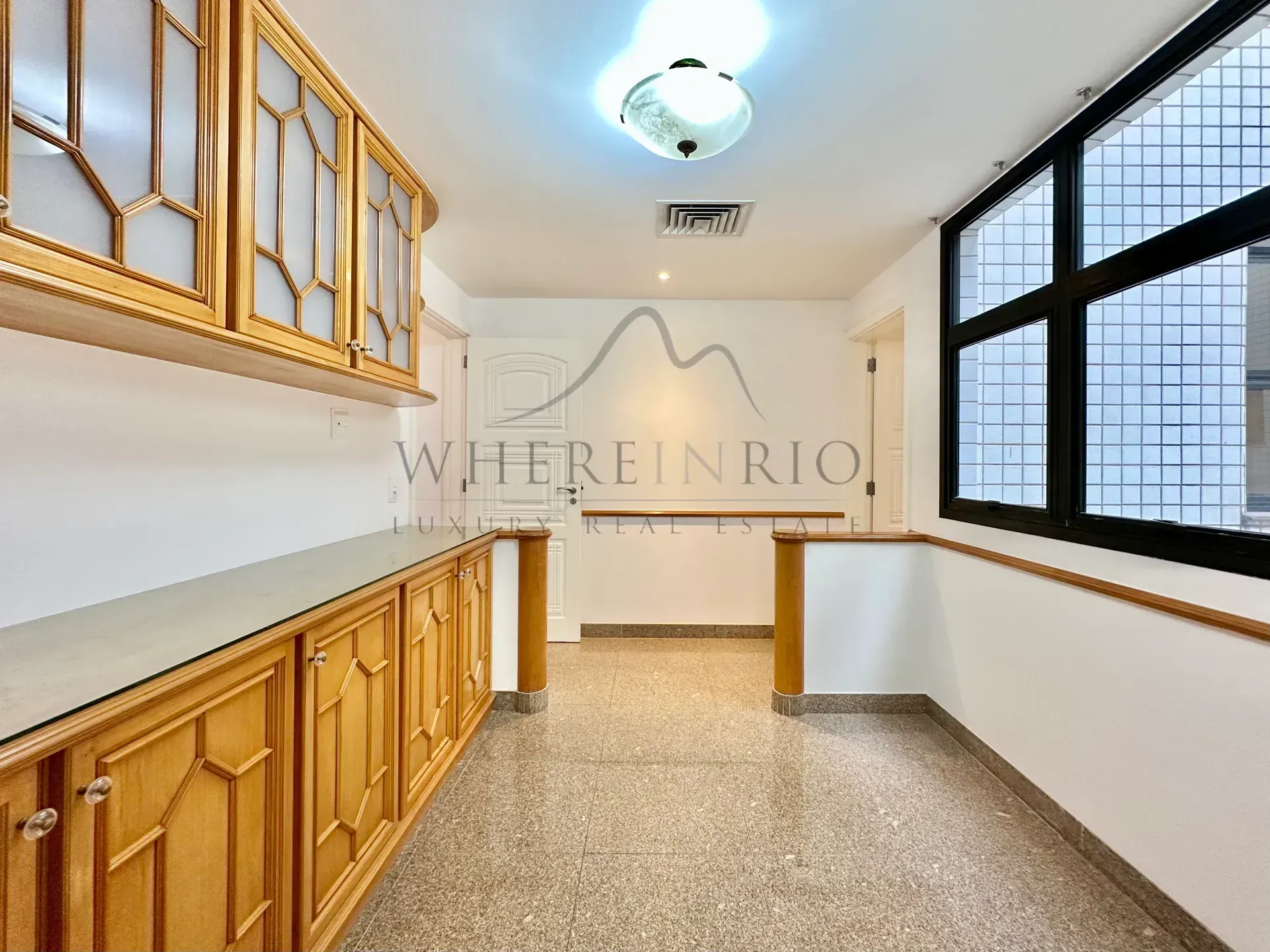 Apartment with air conditioning and 4 bedrooms — photo 24