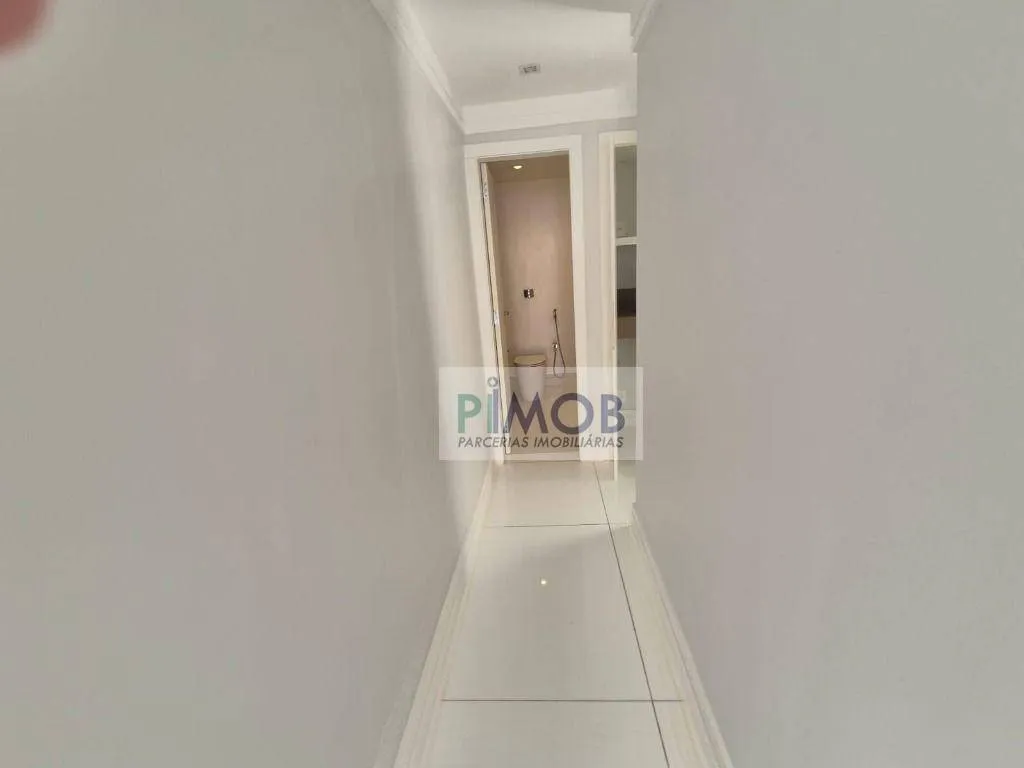 Furnished duplex penthouse with 3 bedrooms and 256 m² — photo 76
