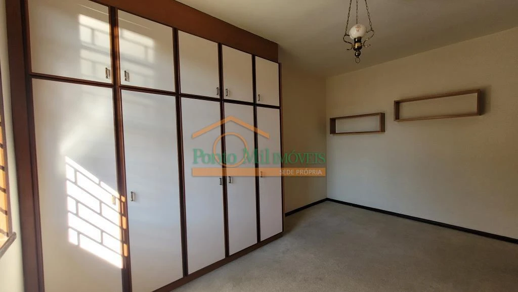 House with 3 bedrooms, 330 m² and 2 parking spaces — photo 36