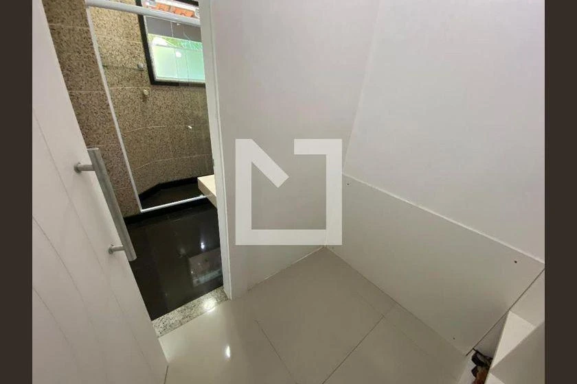 Unfurnished 4-bedroom house with 1000 m² and parking — photo 36