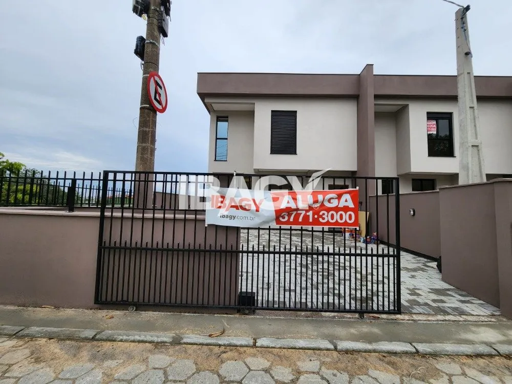 House with 3 bedrooms and an open-plan gas kitchen — photo 16