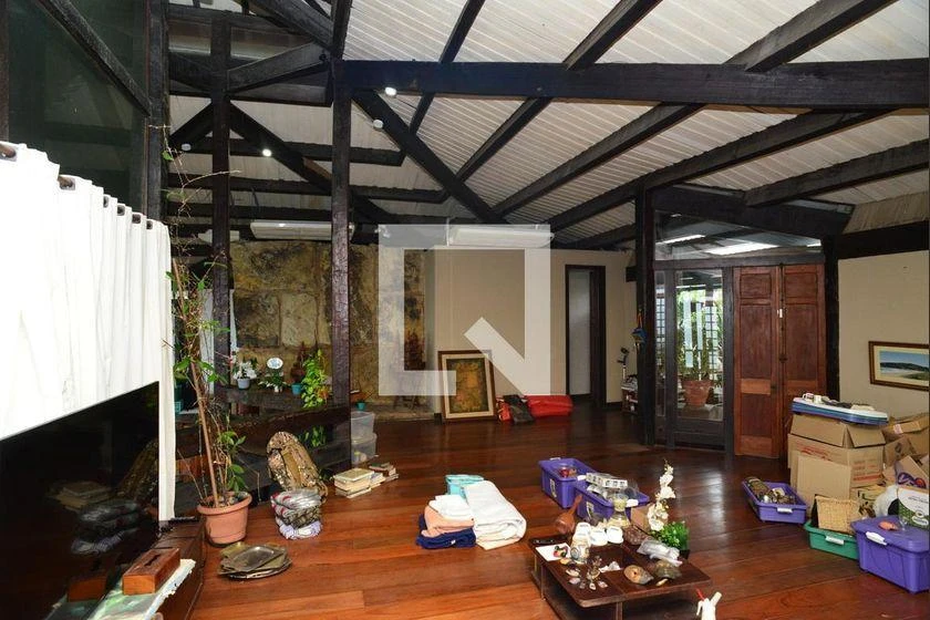 5-bedroom house with a water view — photo 22