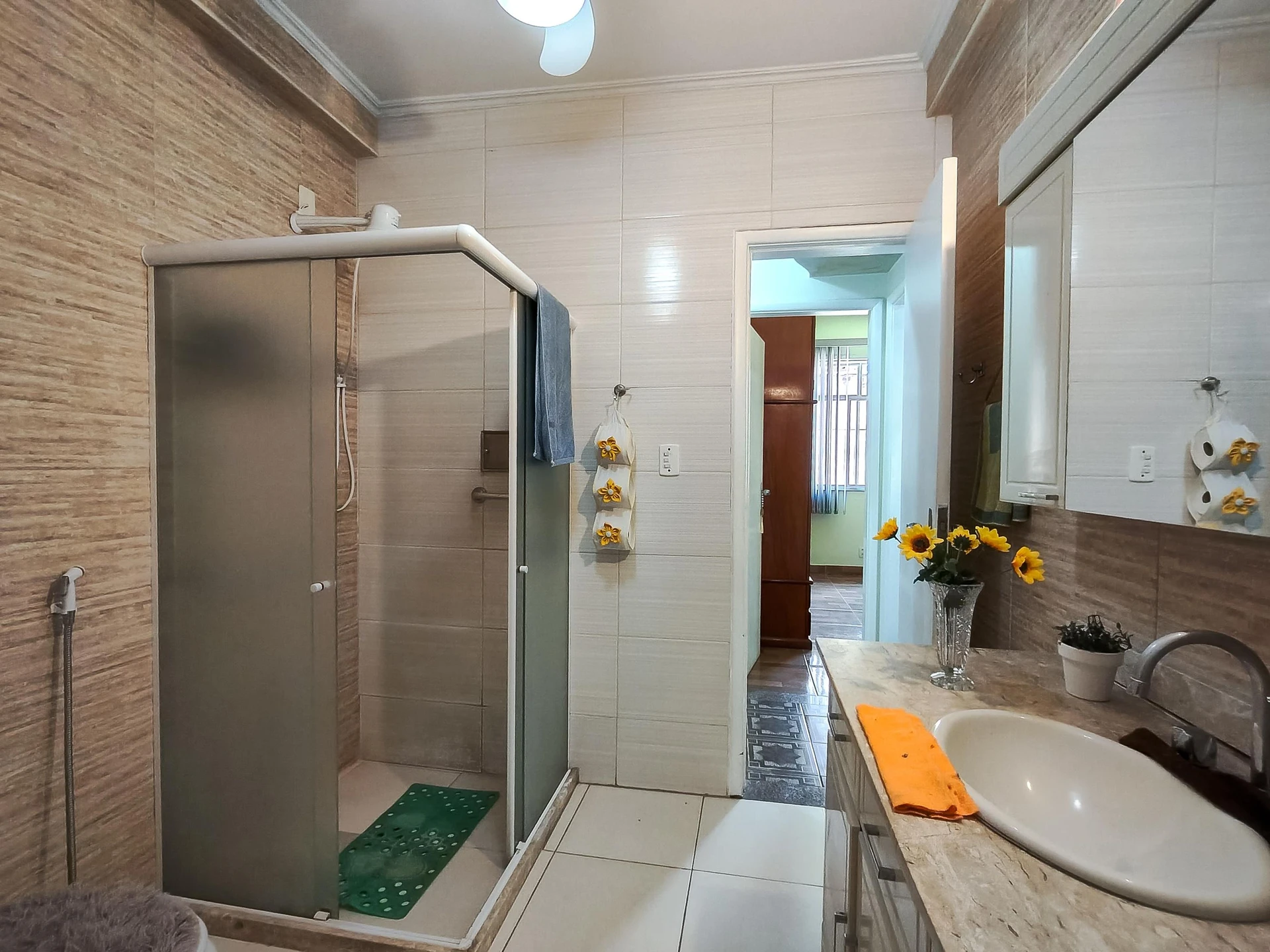 Furnished 3-bedroom apartment with 2 bathrooms — photo 7