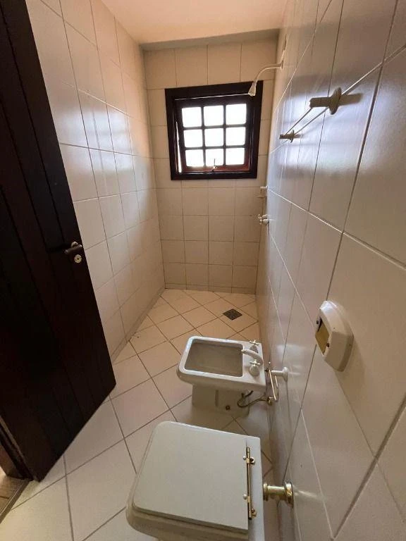 House with 3 en-suite bedrooms and a balcony, 450 m² — photo 28
