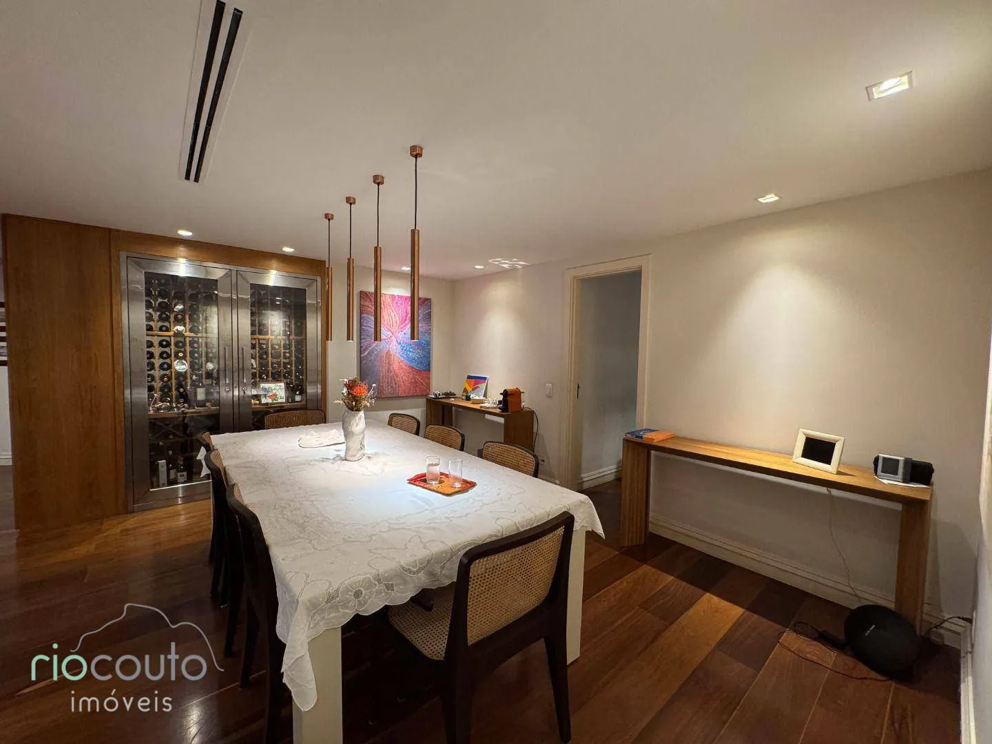 Apartment with 4 bedrooms and balconies, 370 m² — photo 44