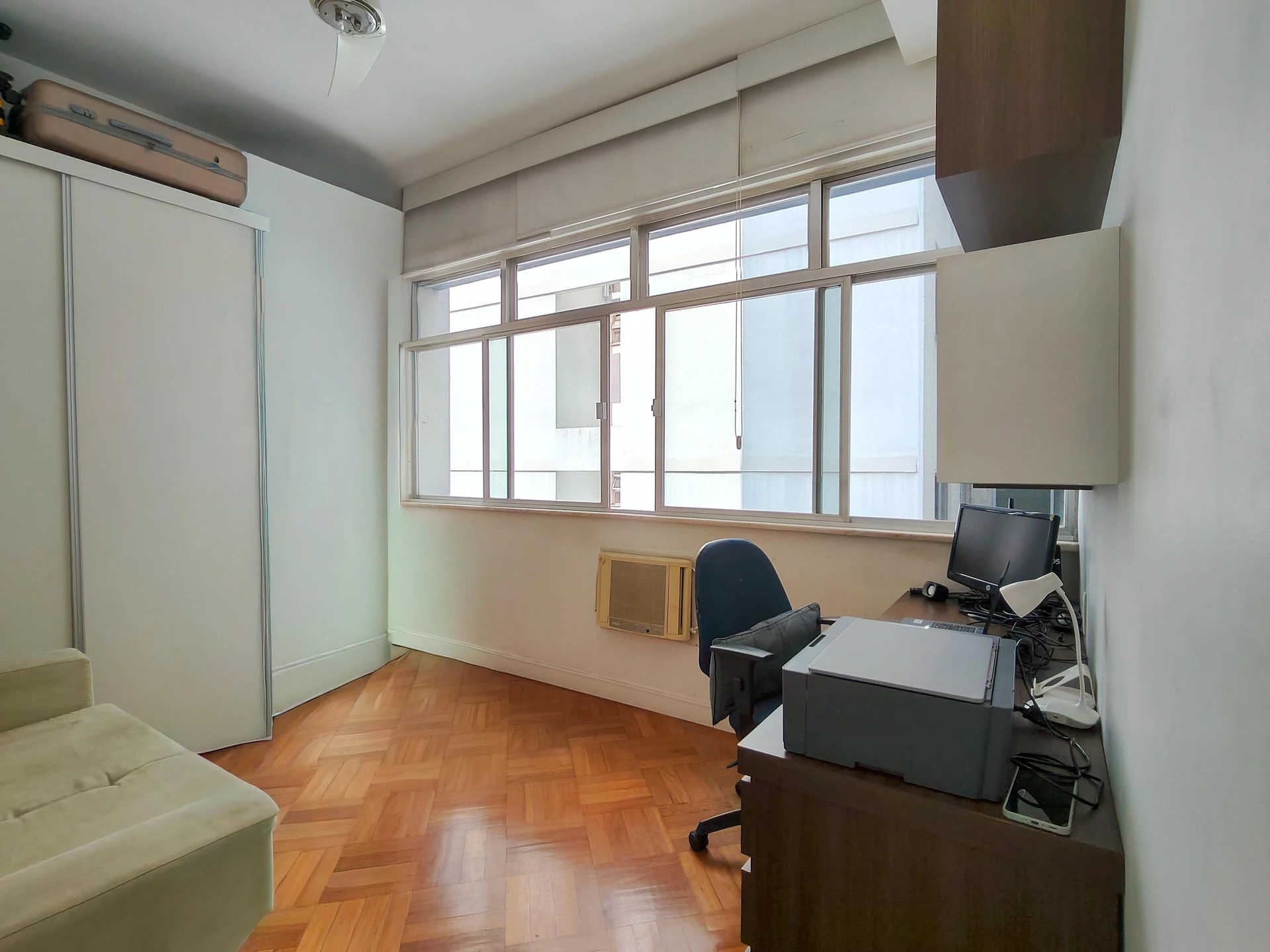 2-bedroom apartment with a mountain view in Rio de Janeiro — photo 24