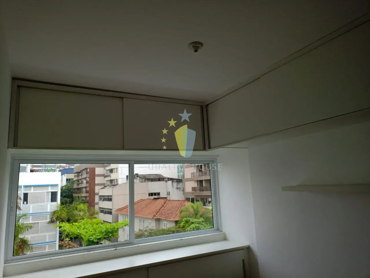 Unfurnished apartment with 3 bedrooms and 2 bathrooms — photo 11
