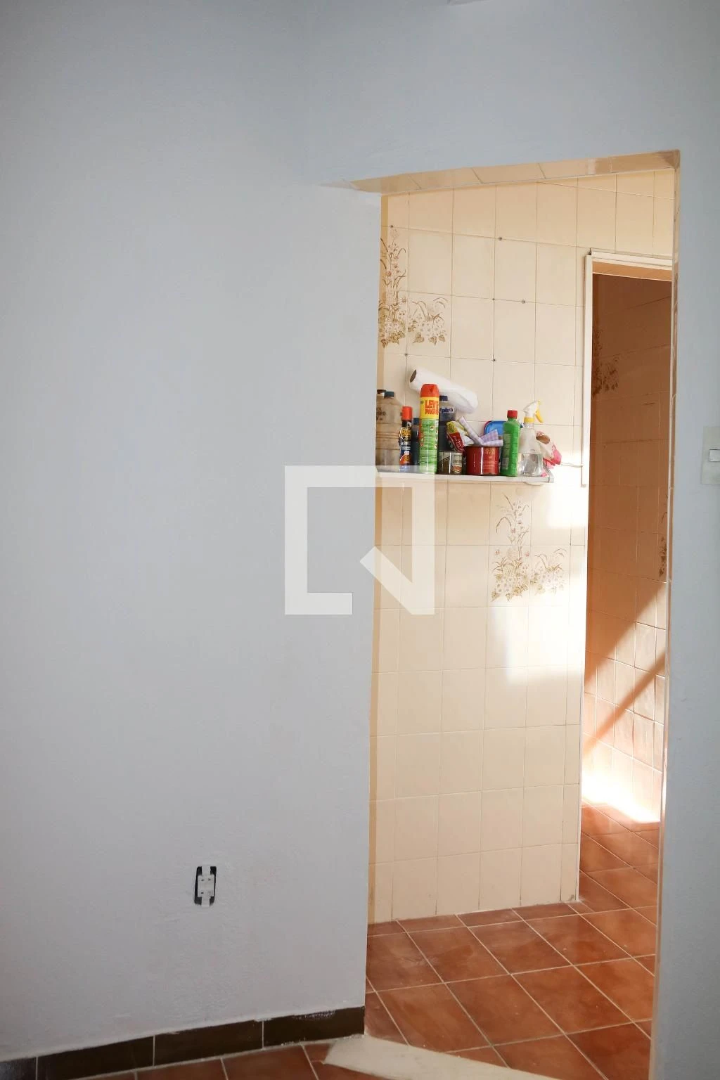 Apartamento com 2 quartos e cozinha fechada com fogão a gás — photo 13