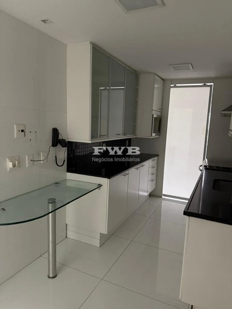 162 m² apartment with 4 bedrooms and 3 en-suites — photo 2