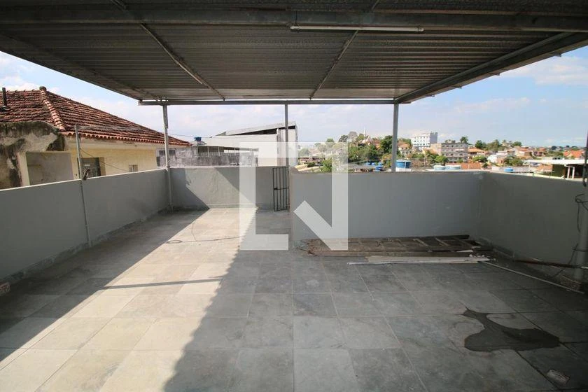 House with 4 bedrooms and 297 m², no parking — photo 50