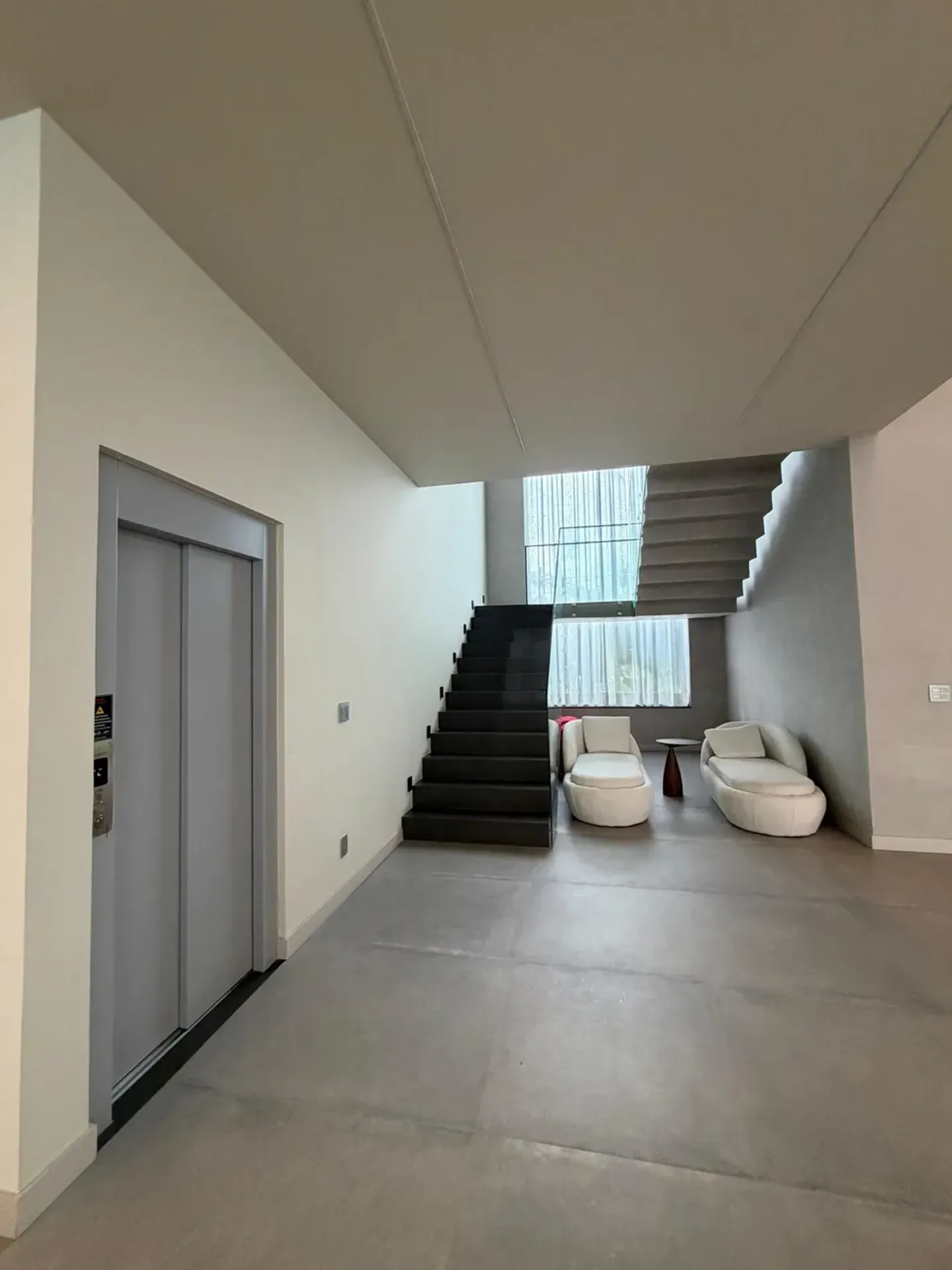 Furnished house with 5 bedrooms and open-plan kitchen — photo 30