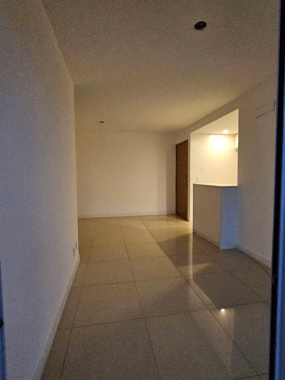 Glass-enclosed balcony in a 2-bedroom apartment, 62 m² — photo 9