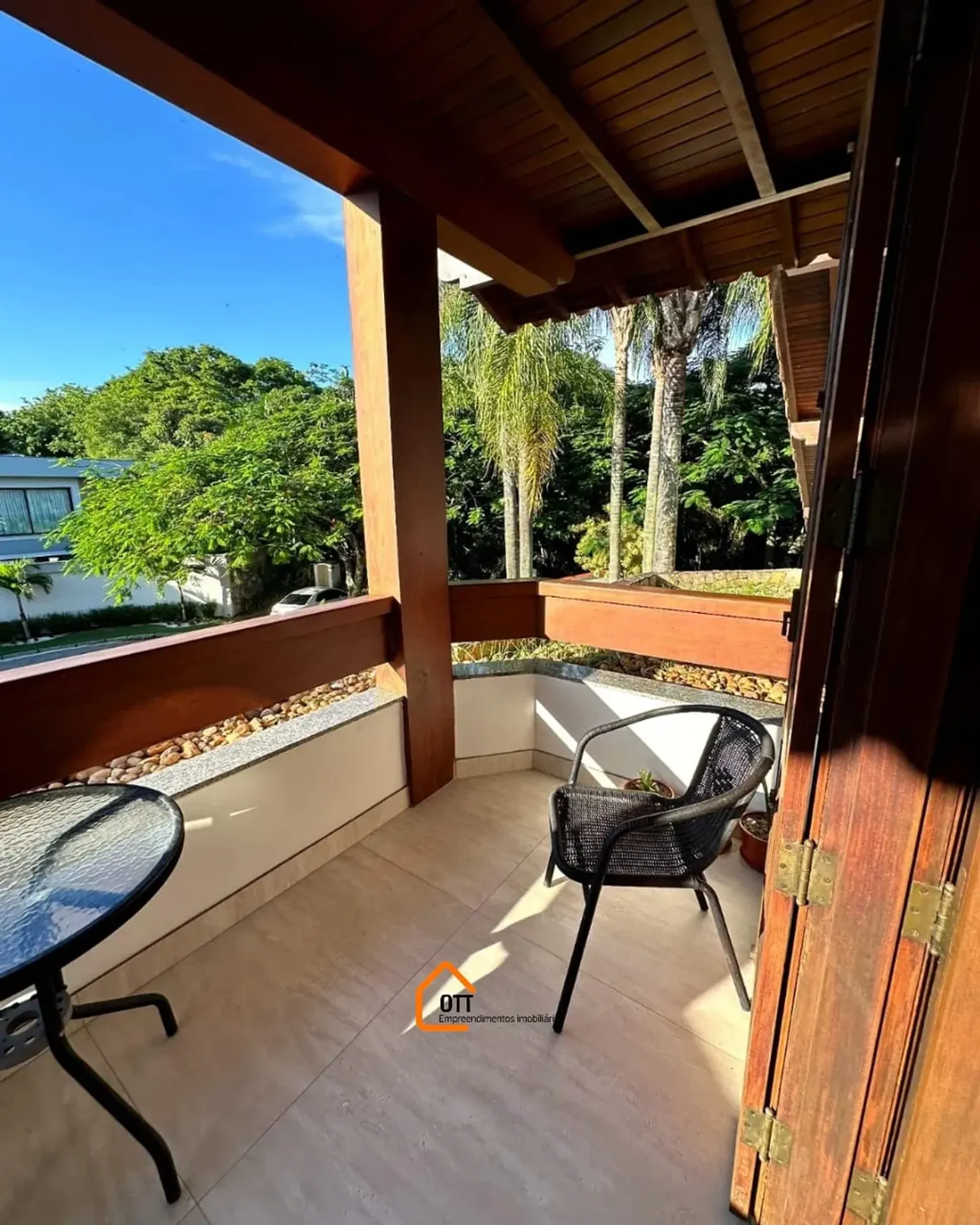 Casa com varanda e churrasqueira 5 quartos e 5 banheiros — photo 46