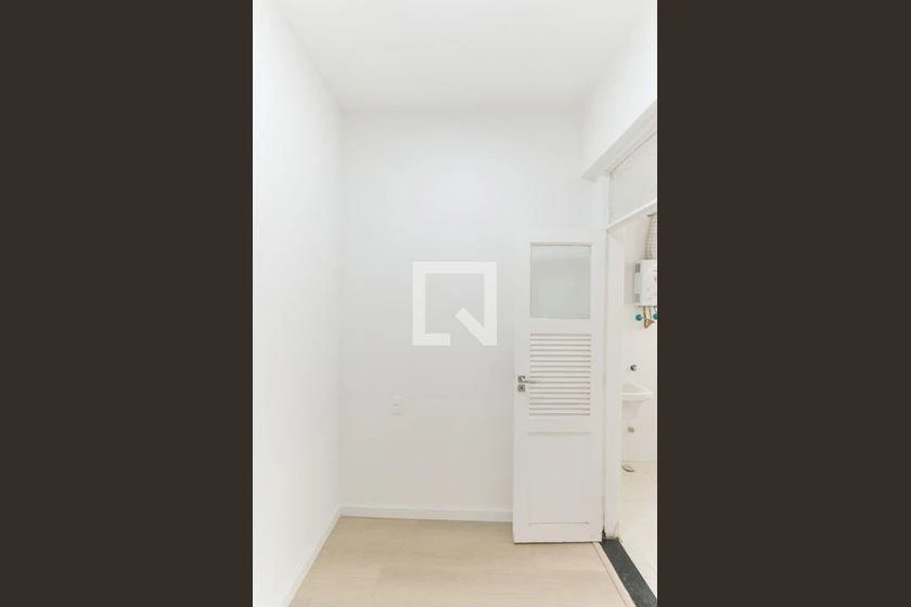 Apartamento de 2 quartos com varanda envidraçada — photo 39