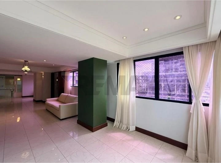 Apartment with 3 en-suite bedrooms and 220 m² — photo 4