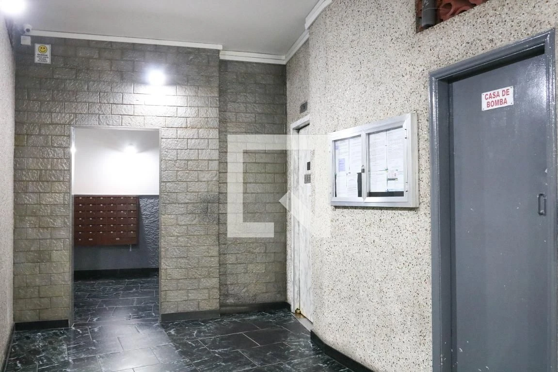 Apartamento com 2 quartos e cozinha fechada com fogão a gás — photo 27