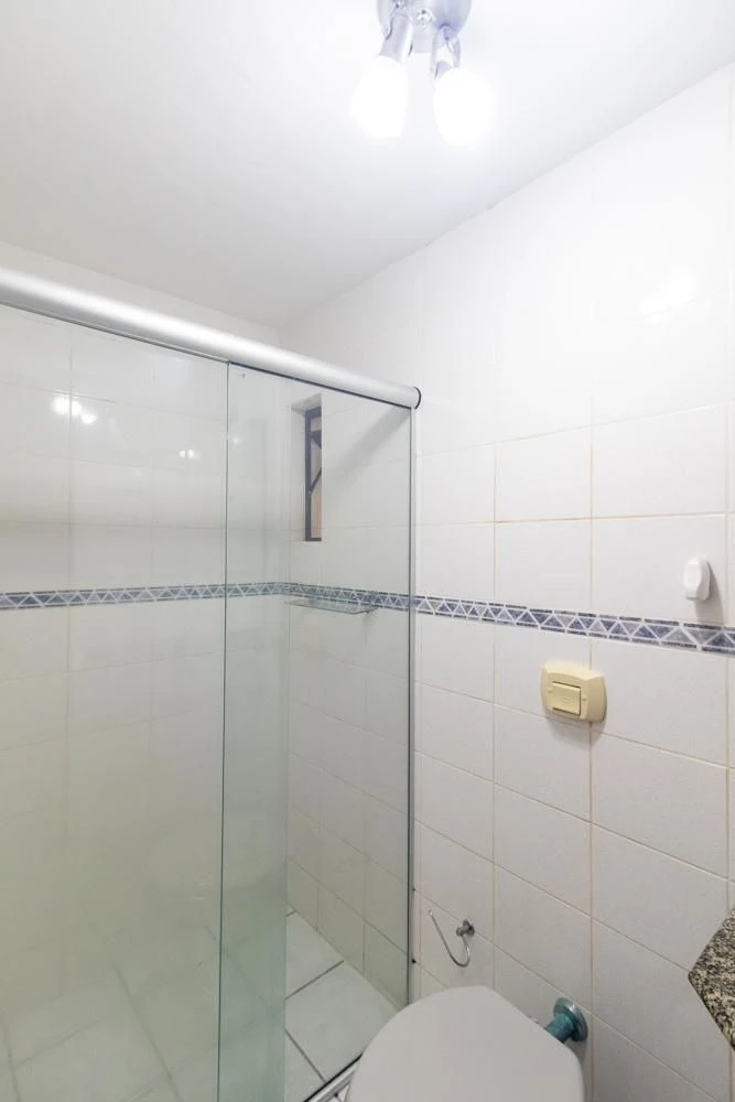 2-bedroom apartment in a building with a gym — photo 35