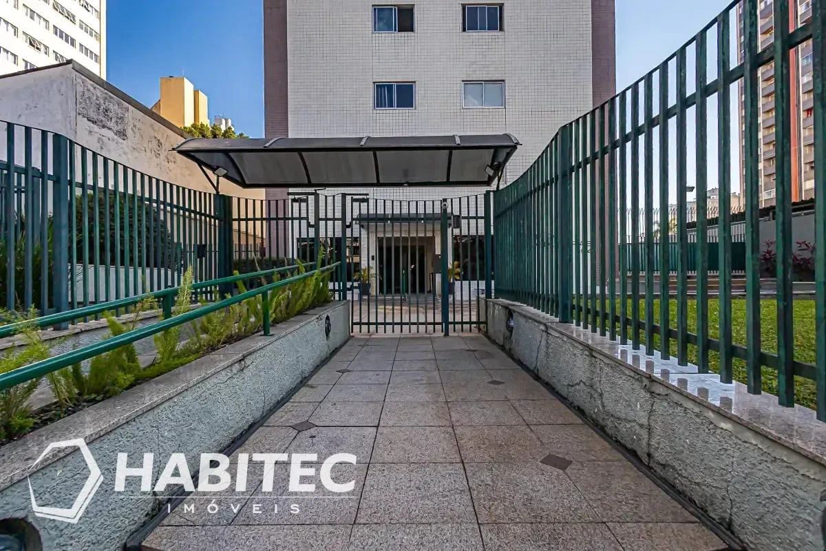 Квартира з 2 спальнями та дерев'яною підлогою або ламінатом — photo 20