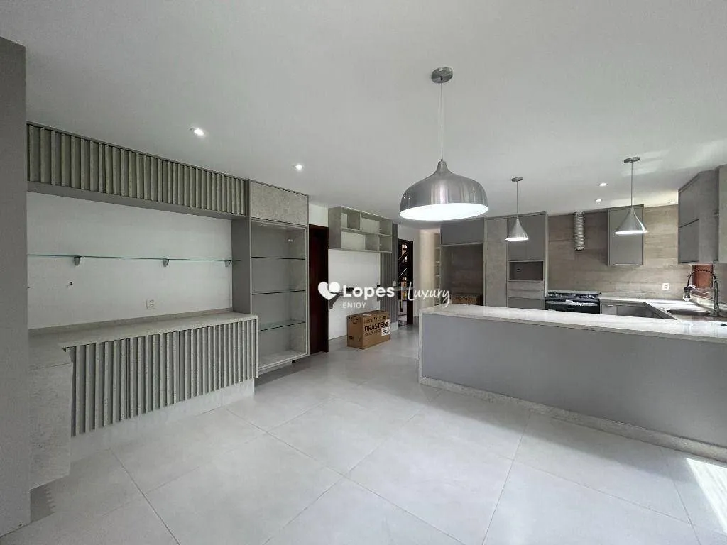 House with 5 en-suite bedrooms and an open gas kitchen — photo 4