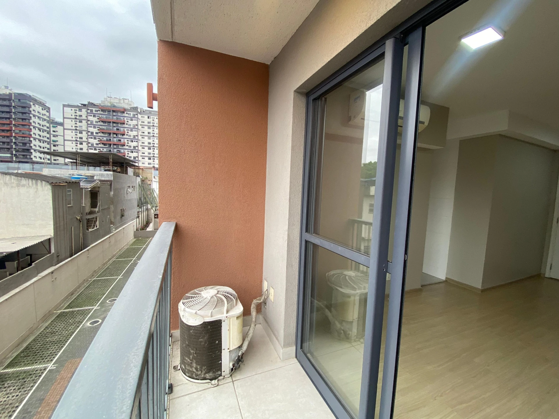 Apartment, 55 m², with wood or laminate floors — photo 28