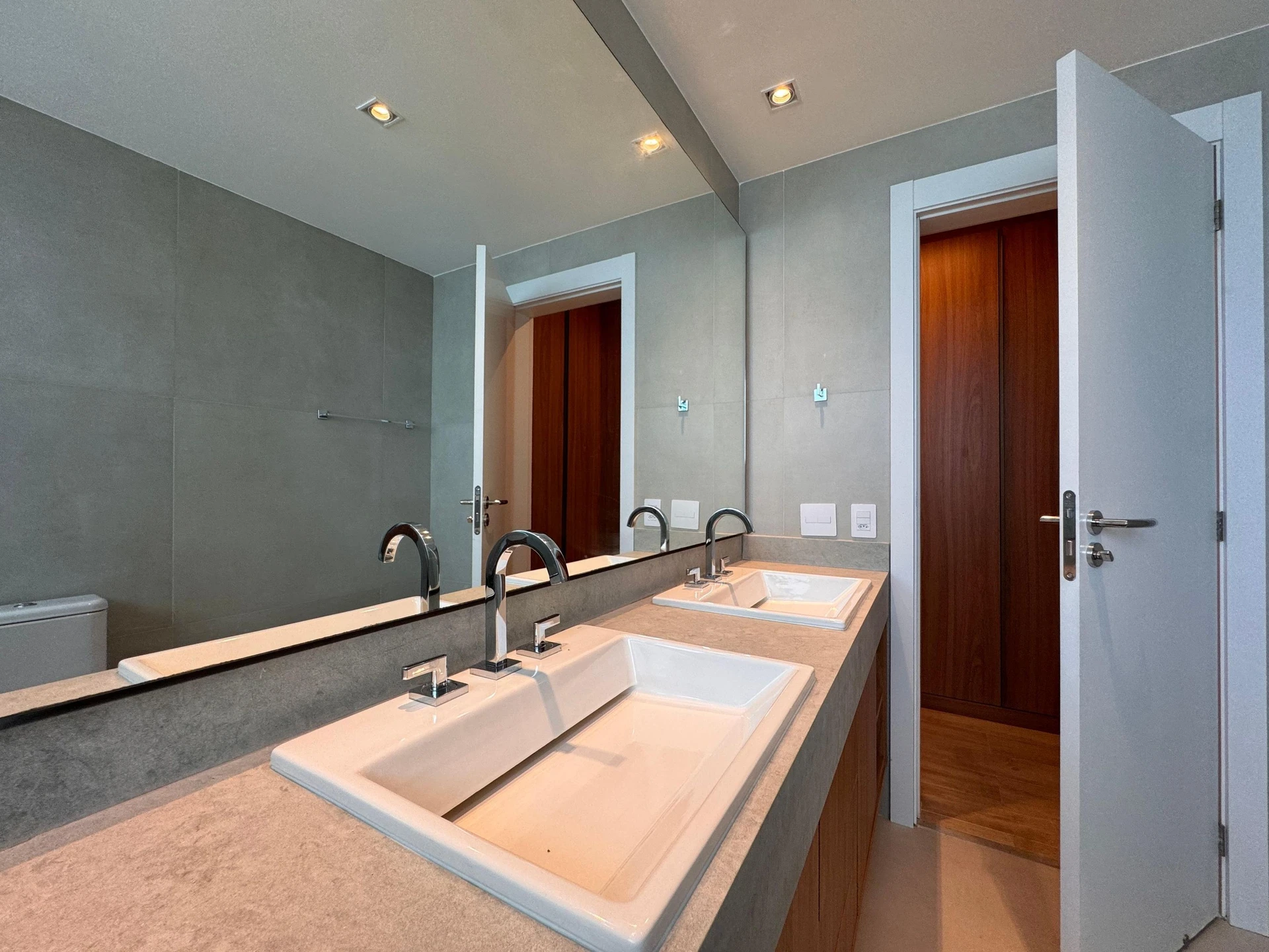 Apartamento mobiliado com 3 suítes e 4 vagas — photo 42
