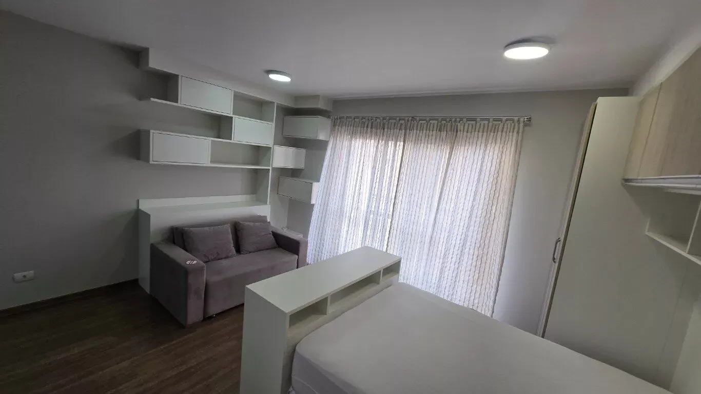 Wood or laminate floors in a one-bedroom apartment, 33 m² — photo 8