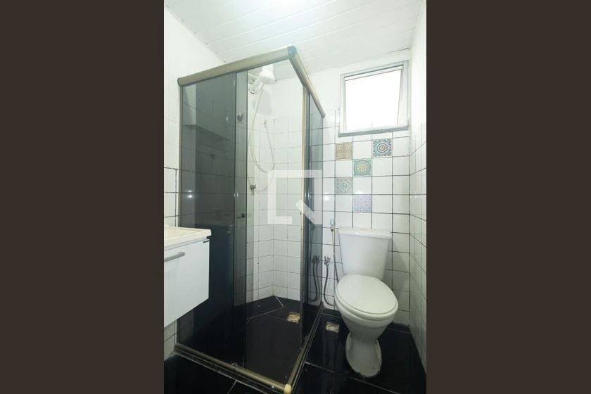 Apartamento de 2 quartos com piso de cerâmica e vaga — photo 4