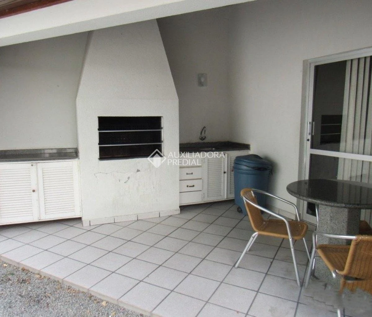 3-bedroom apartment with a washing machine — photo 25