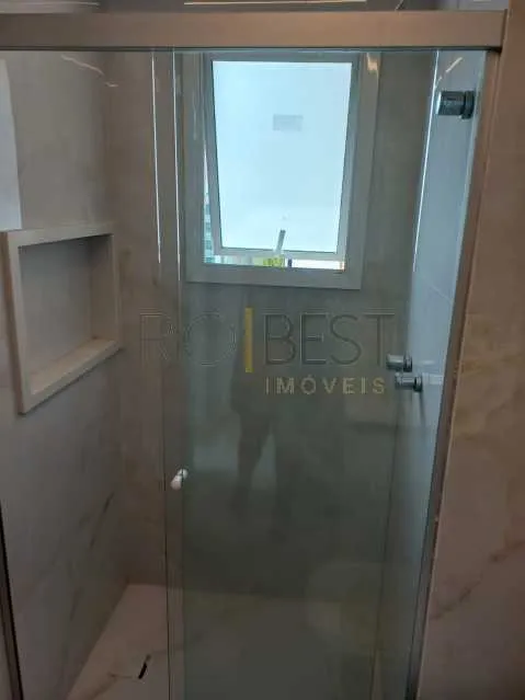 Furnished 3-bedroom apartment with enclosed balcony — photo 16