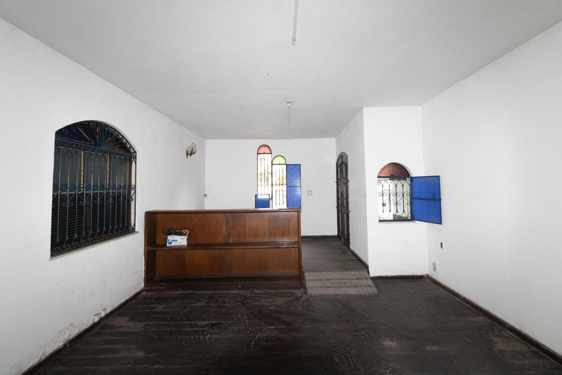 House with 4 bedrooms and 1 bathroom, separate kitchen — photo 4