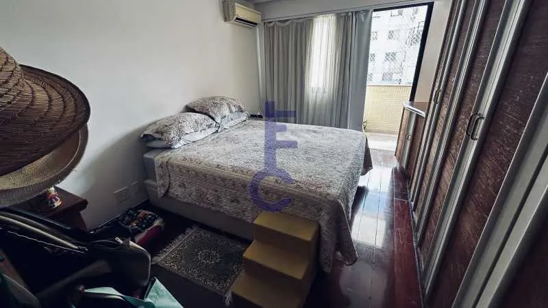 4-bedroom apartment with a grill on the balcony — photo 32