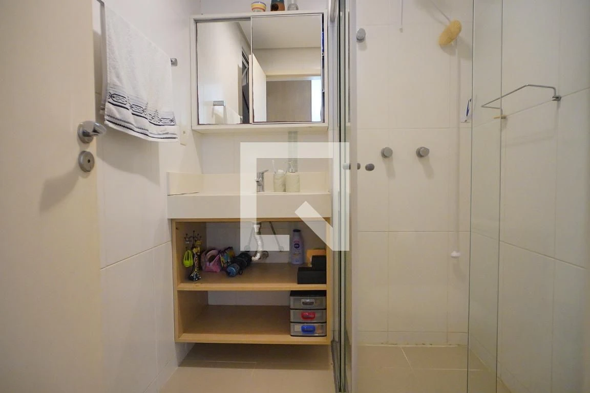 Glass-enclosed balcony in a 2-bedroom apartment, 78 m² — photo 22