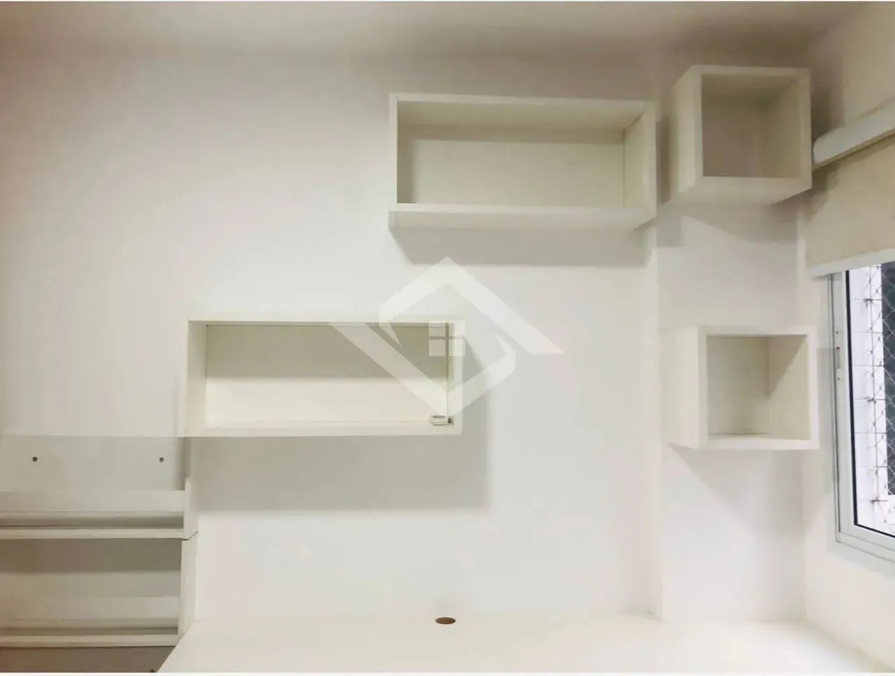 Unfurnished apartment with 2 bedrooms and balcony — photo 8
