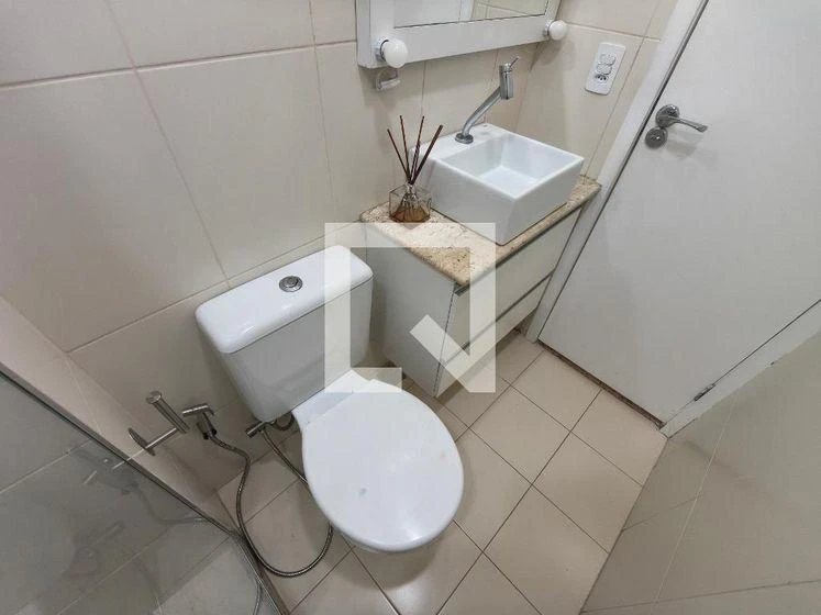 3-bedroom apartment with a glass-enclosed balcony — photo 5