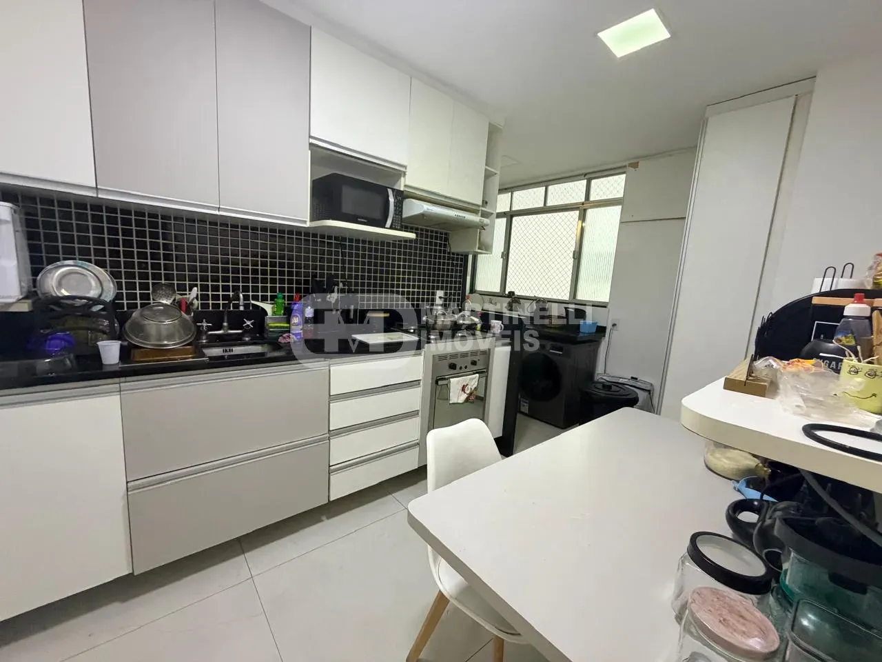Walk-in closet in a 4-bedroom apartment, 168 m² — photo 2