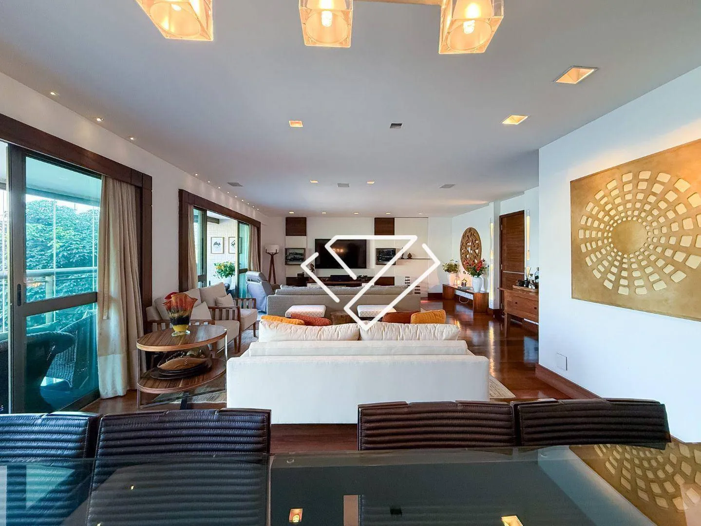 Furnished apartment with 4 en-suites and 258 m² — photo 4