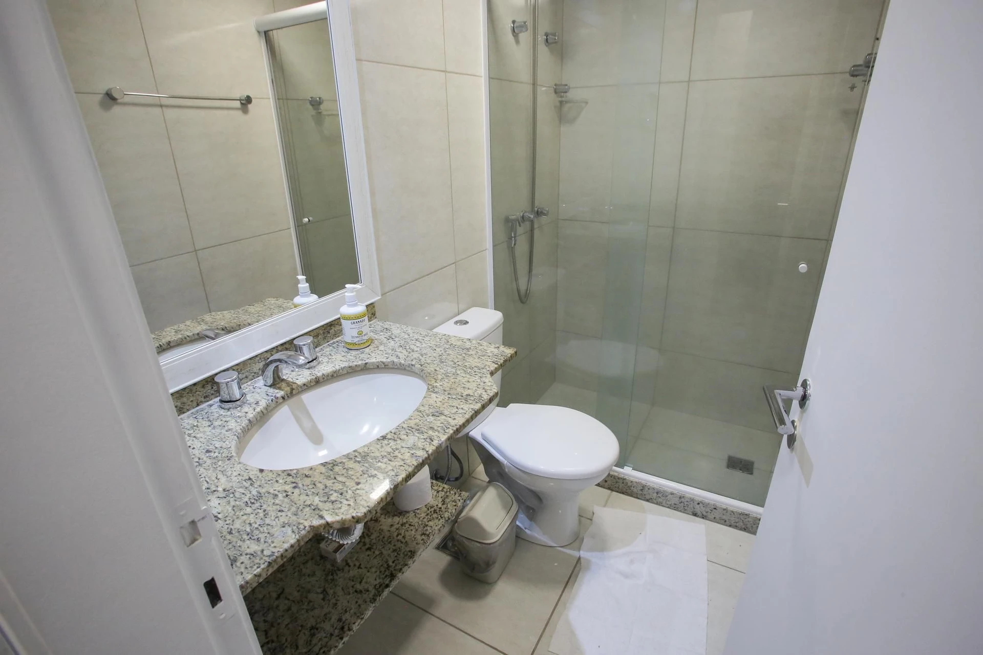 3-bedroom apartment in a building with a sauna — photo 50