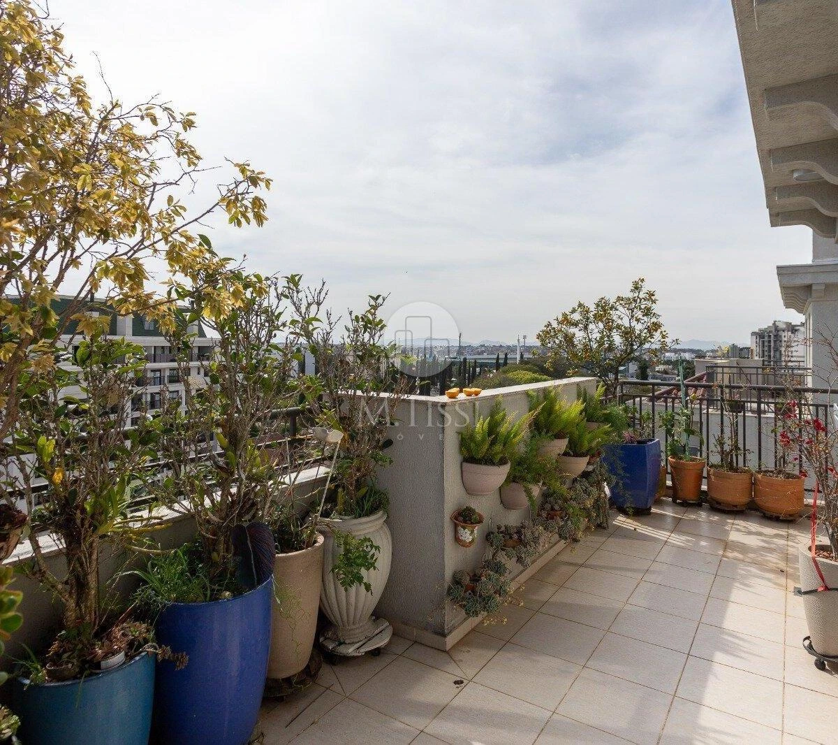Furnished 3-bedroom apartment with 2 parking spots — photo 25