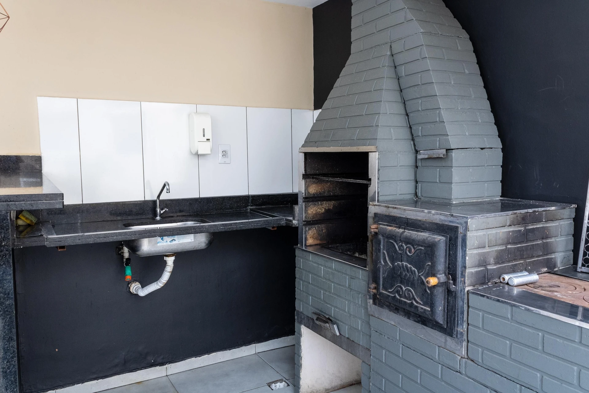 2-bedroom rental apartment with a balcony — photo 45