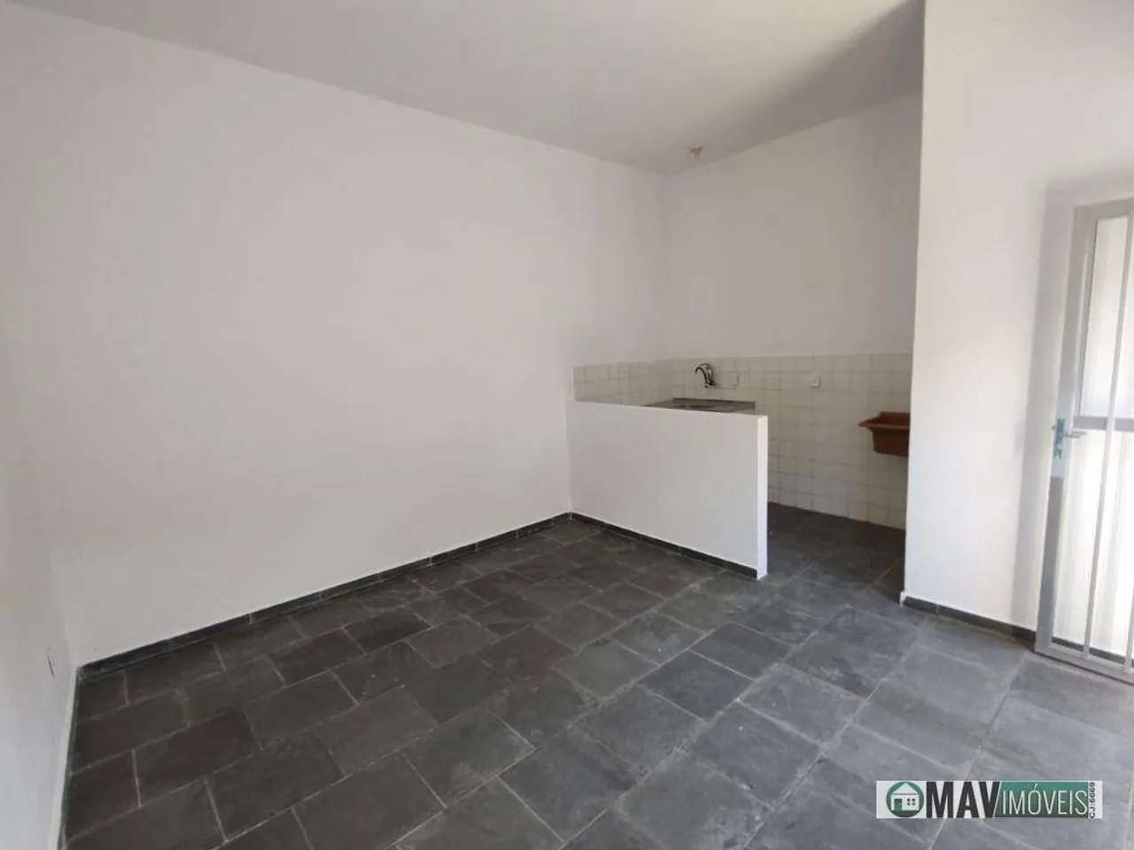 Studio kitnet with 1 bedroom and gas stove kitchenette — photo 3